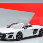 Audi R8 Spyder Performance Vit Kengfai 1:18 - image 11 of 11