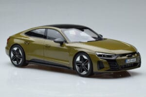 Audi RS E-Tron GT Olivgrön Norev 1:18 188380 Metall — bild 4 av 6