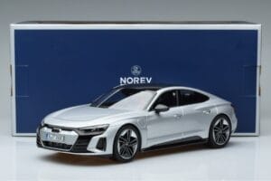Audi RS e-tron GT Silver Norev 1:18 188381 Metall — bild 6 av 6