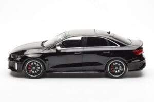 Audi RS3 8Y Sedan Svart MCG 1:18 MCG18450 Metall — bild 3 av 6