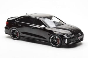Audi RS3 8Y Sedan Svart MCG 1:18 MCG18450 Metall — bild 4 av 6