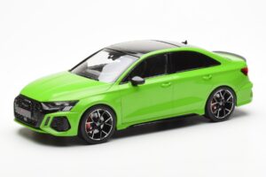 Audi RS3 8Y Sedan Grön MCG 1:18