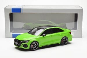 Audi RS3 8Y Sedan Grön MCG 1:18 MCG18449 Metall — bild 6 av 6