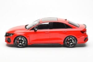 Audi RS3 8Y Sedan Röd MCG 1:18 MCG18451 Metall — bild 3 av 6