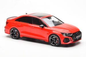 Audi RS3 8Y Sedan Röd MCG 1:18 MCG18451 Metall — bild 4 av 6
