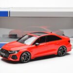 Audi RS3 8Y Sedan Röd MCG 1:18 - image 6 of 6
