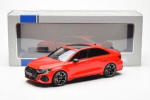 Audi RS3 8Y Sedan Röd MCG 1:18 MCG18451 Metall — bild 6 av 6