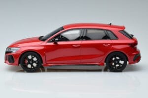 Audi RS3 8Y Sportback Röd GT Spirit 1:18 GT378 Resin — bild 3 av 6