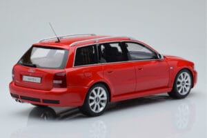 Audi RS4 B5 Avant Röd Otto 1:18 OT1026B Resin — bild 2 av 6