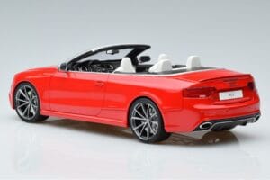Audi RS5 B8 Cabriolet Röd GT Spirit 1:18 GT724 Resin — bild 4 av 5