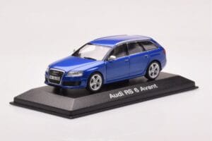 Audi RS6 C6 Sepang Blå Minichamps 1:43 5010710223 Metall — bild 2 av 4