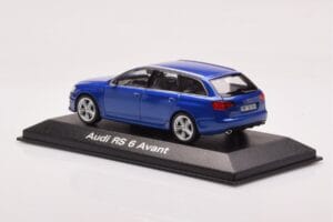 Audi RS6 C6 Sepang Blå Minichamps 1:43 5010710223 Metall — bild 3 av 4