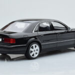 Audi S8 D2 Svart Otto 1:18 - image 2 of 6