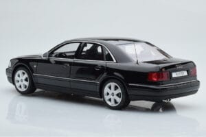 Audi S8 D2 Svart Otto 1:18 OT082 Resin — bild 5 av 6