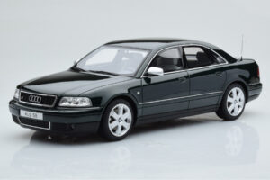 Audi S8 D2 Grön Otto 1:18