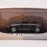 Audi TT 8N Roadster Grå Minichamps 1:43 - image 4 of 4