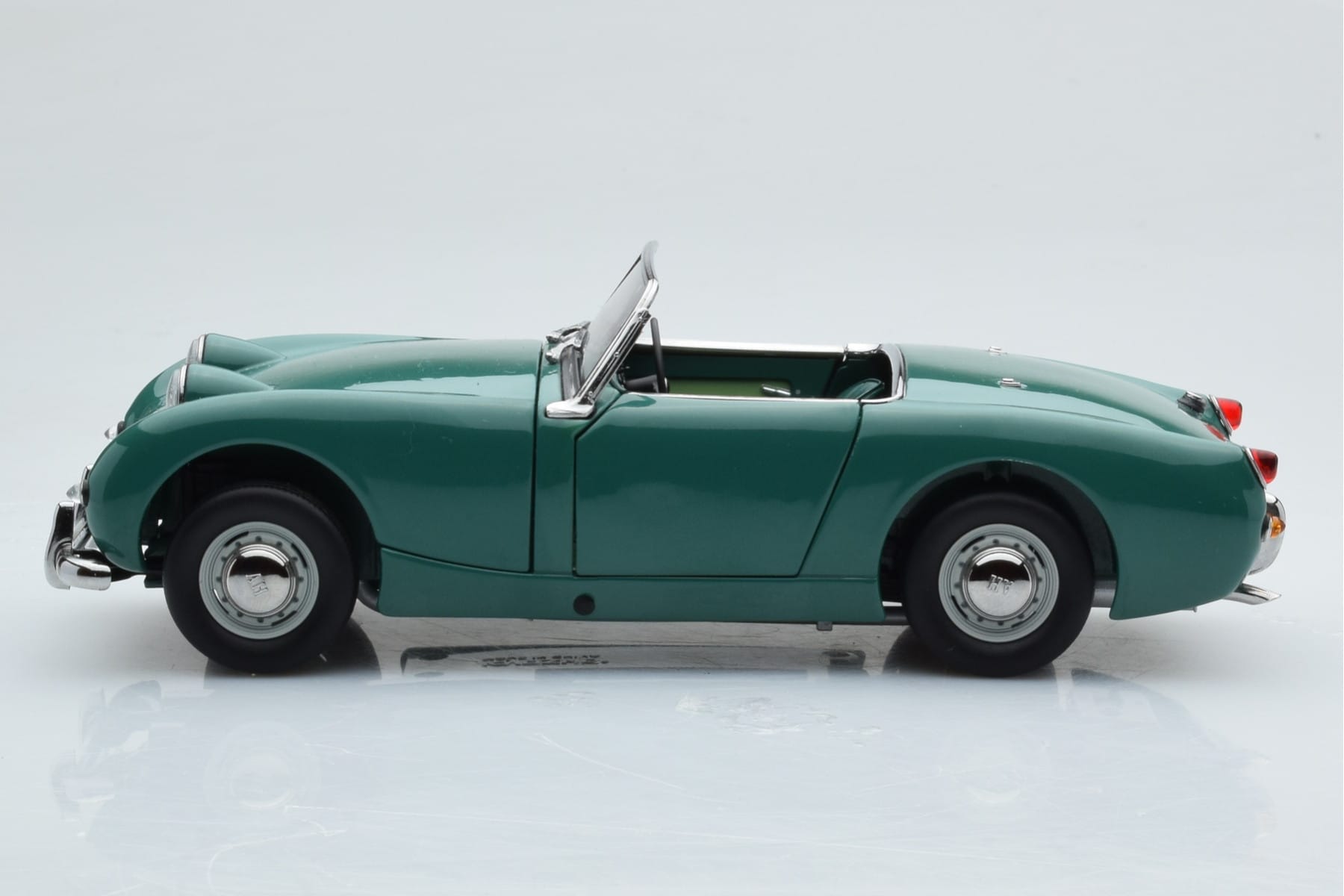 Austin-Healey Sprite Grön Kyosho 1:18 08953LG Metall — bild 5 av 8
