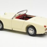 Austin-Healey Sprite Mk I Open Old English Vit Kyosho 1:18 08953EW - image 7 of 8