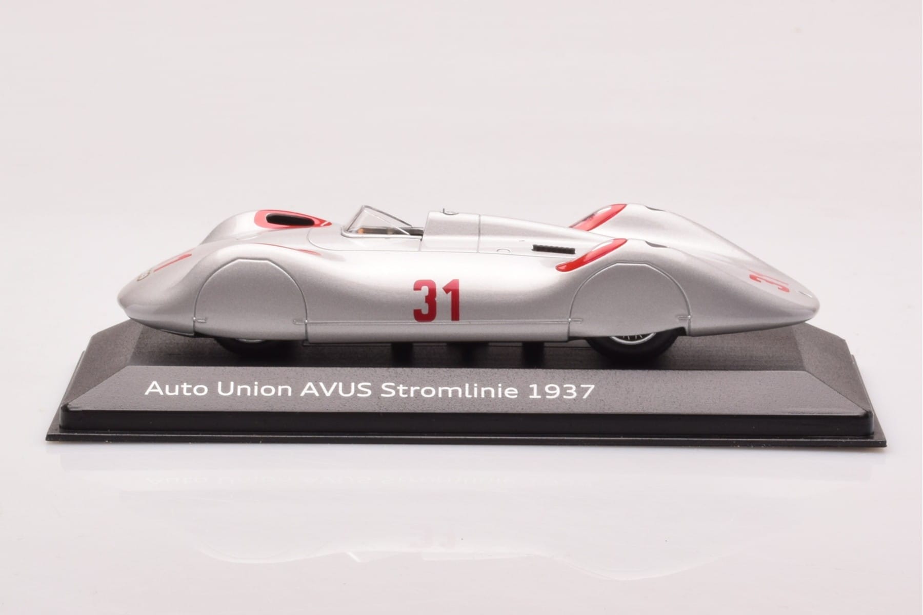 Auto Union Stromlinie #31 AVUS 1937 Silver Minichamps 1:43 5030900503 Metall