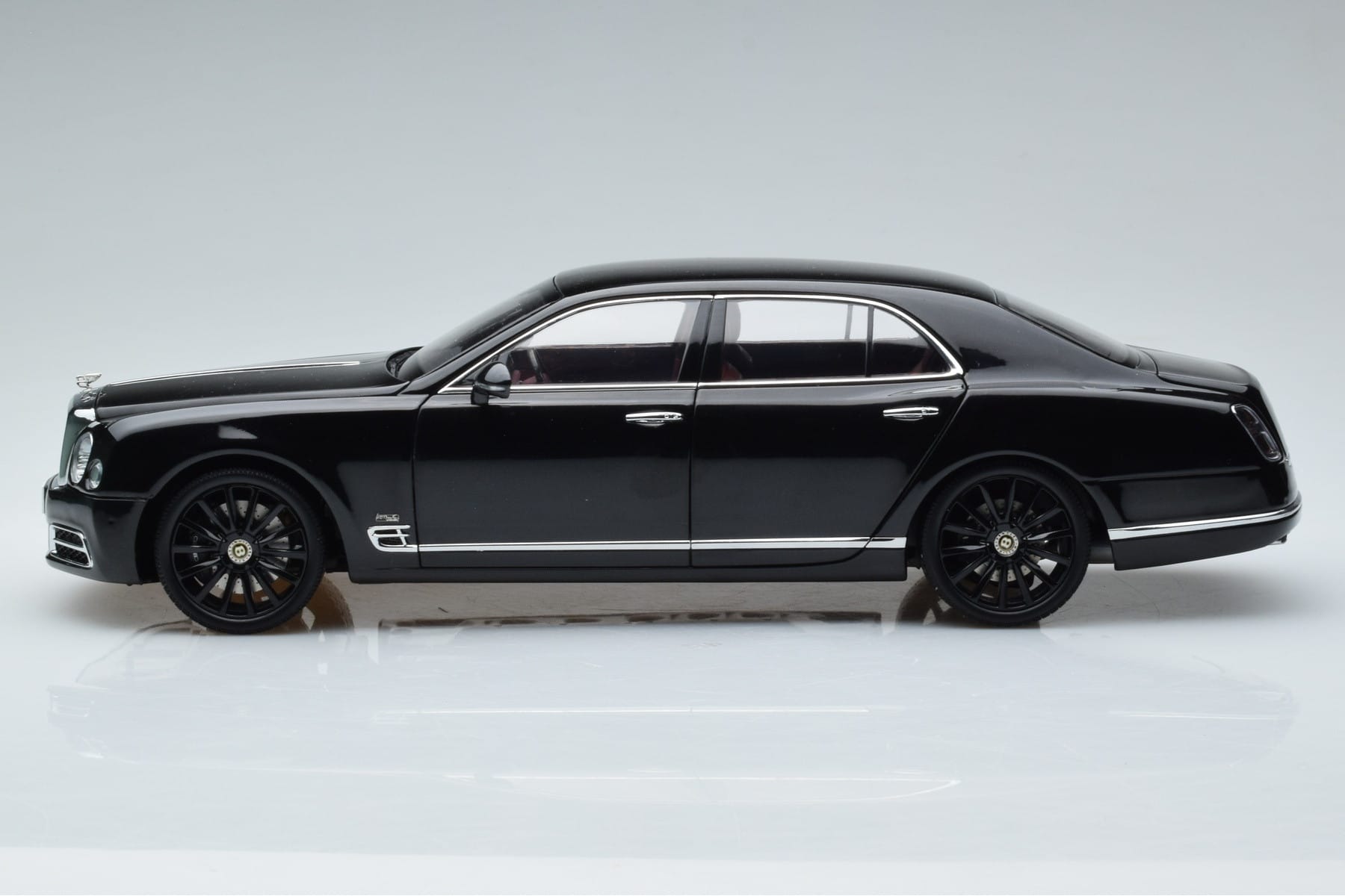 Bentley Mulsanne W.O. Edition By Mulliner Svart Almost Real 1:18 830508 Metall — bild 5 av 11