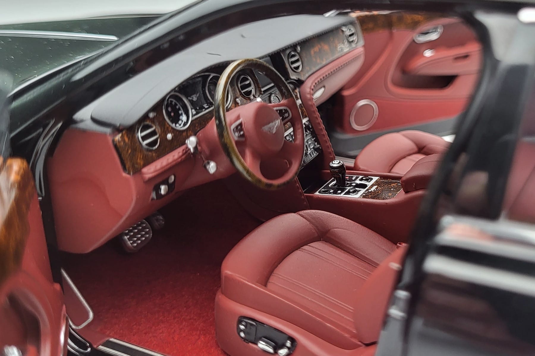 Bentley Mulsanne W.O. Edition By Mulliner Svart Almost Real 1:18 830508 Metall — bild 8 av 11