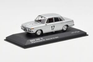 BMW 2000 Ti #17 J. Ickx / C. van Ophem Winners 24 Hours of Spa 1966 Minichamps 1:43 400662517 Metall — bild 2 av 4