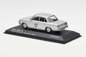 BMW 2000 Ti #17 J. Ickx / C. van Ophem Winners 24 Hours of Spa 1966 Minichamps 1:43 400662517 Metall — bild 3 av 4