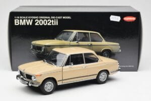 BMW 2002 Ti E10 Sahara Beige Kyosho 1:18 08541BG Metall — bild 8 av 8