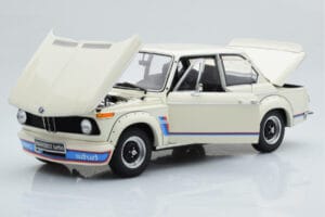 BMW 2002 Turbo Vit Kyosho 1:18 08544W Metall — bild 2 av 8