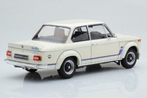 BMW 2002 Turbo Vit Kyosho 1:18 08544W Metall — bild 4 av 8
