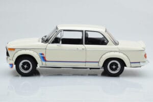 BMW 2002 Turbo Vit Kyosho 1:18 08544W Metall — bild 5 av 8
