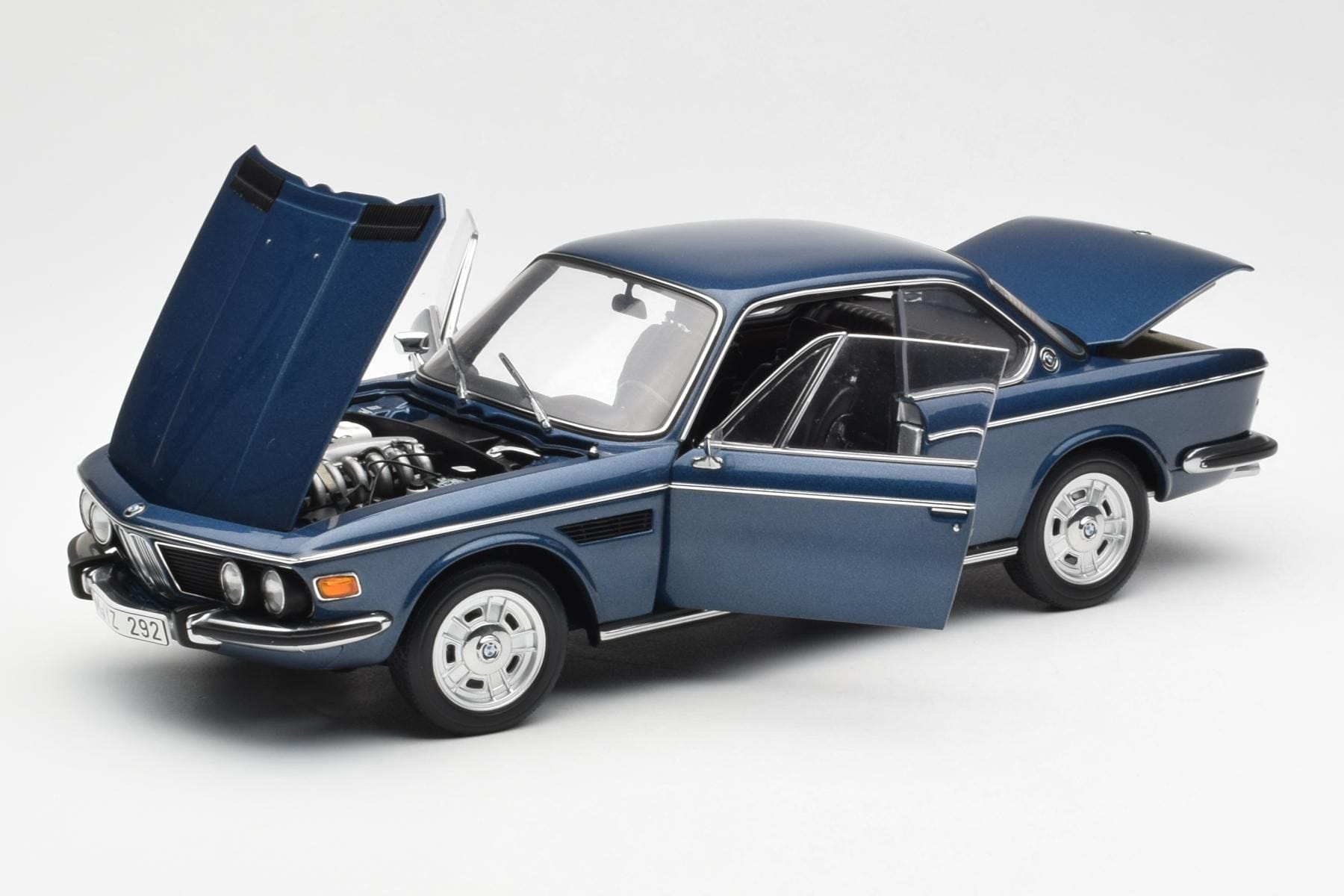 BMW 3.0 CSi E9 Blå Metallic AUTOart 1:18 70672 Metall — bild 2 av 8