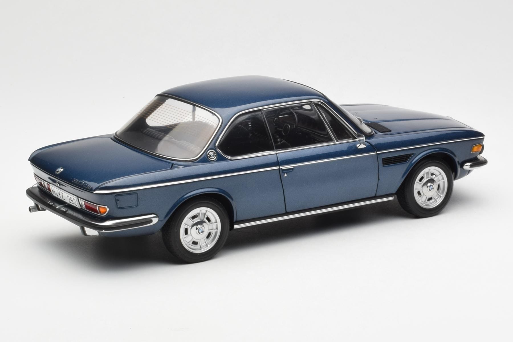 BMW 3.0 CSi E9 Blå Metallic AUTOart 1:18 70672 Metall — bild 3 av 8