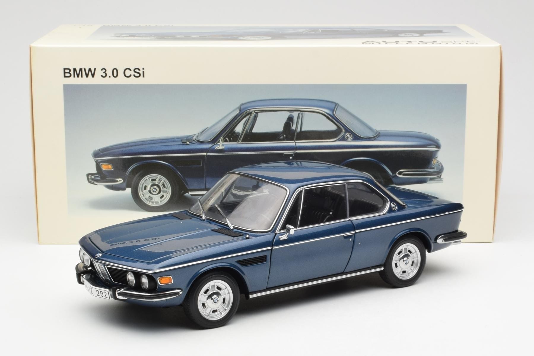 BMW 3.0 CSi E9 Blå Metallic AUTOart 1:18 70672 Metall — bild 8 av 8