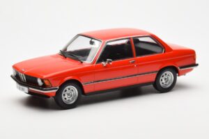 BMW 318 E21 Röd KK-Scale 1:18