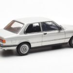 BMW 323i E21 Aspen Silver AUTOart 1:18 - image 3 of 8