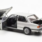 BMW 323i E21 Aspen Silver AUTOart 1:18 - image 5 of 8