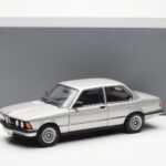 BMW 323i E21 Aspen Silver AUTOart 1:18 - image 8 of 8
