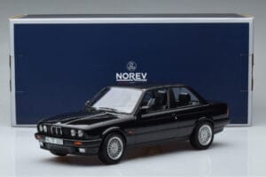 BMW 325i E30 Svart Norev 1:18 183203 Metall — bild 6 av 6