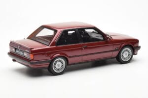 BMW 325i E30 Bordeaux Metallic Otto 1:18 OT102 Resin — bild 2 av 6