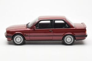 BMW 325i E30 Bordeaux Metallic Otto 1:18 OT102 Resin — bild 3 av 6