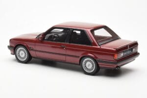 BMW 325i E30 Bordeaux Metallic Otto 1:18 OT102 Resin — bild 5 av 6