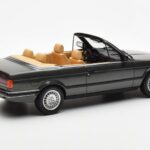 BMW 325i E30 Cabriolet Achat Grön Otto 1:18 - image 2 of 6