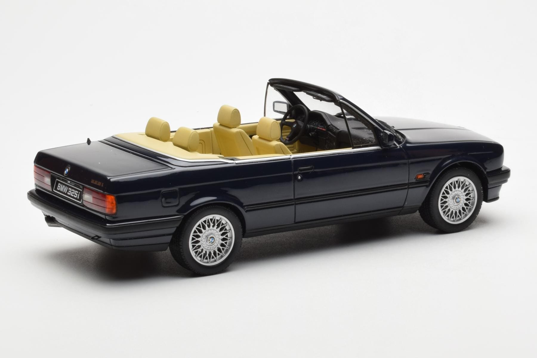 BMW 325i E30 Cabriolet Blå Otto 1:18 OT114 Resin — bild 2 av 6
