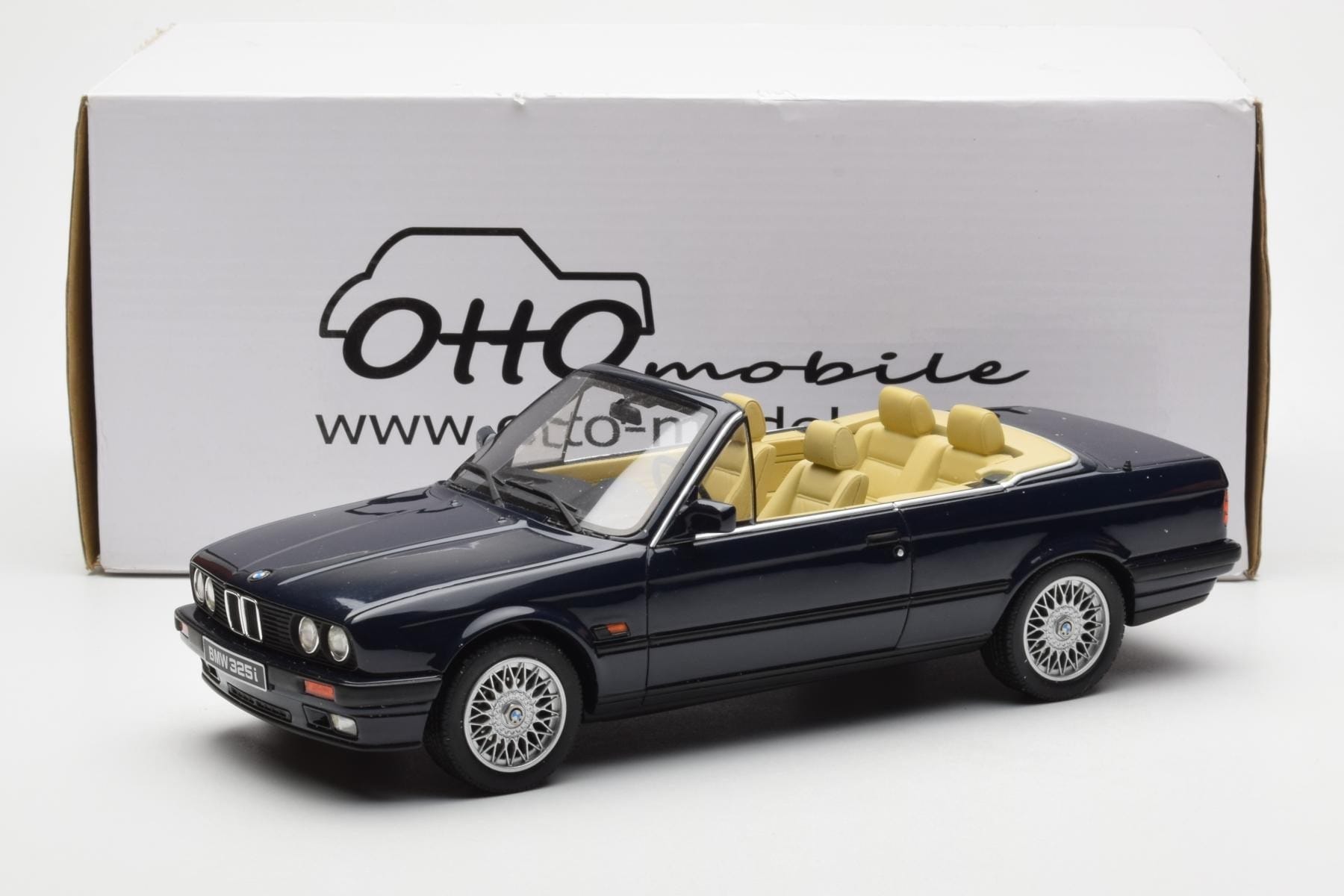 BMW 325i E30 Cabriolet Blå Otto 1:18 OT114 Resin — bild 6 av 6