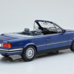 BMW 325i E30 Cabriolet Blå MCG 1:18 - image 2 of 5