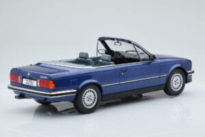 BMW 325i E30 Cabriolet Blå MCG 1:18 MCG18381 Metall — bild 2 av 5