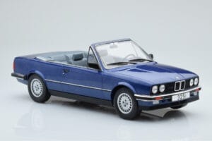 BMW 325i E30 Cabriolet Blå MCG 1:18 MCG18381 Metall — bild 3 av 5