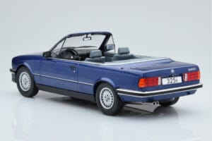 BMW 325i E30 Cabriolet Blå MCG 1:18 MCG18381 Metall — bild 4 av 5