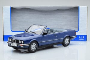BMW 325i E30 Cabriolet Blå MCG 1:18 MCG18381 Metall — bild 5 av 5